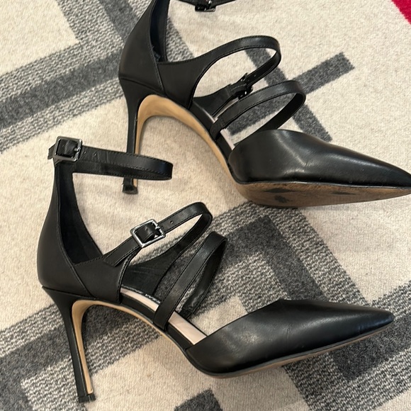 Nine West Black Heels with Strappy Design and Pointed Toe - Picture 3 of 5